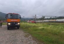 Locomotivă în flăcări lângă stația Petroșani