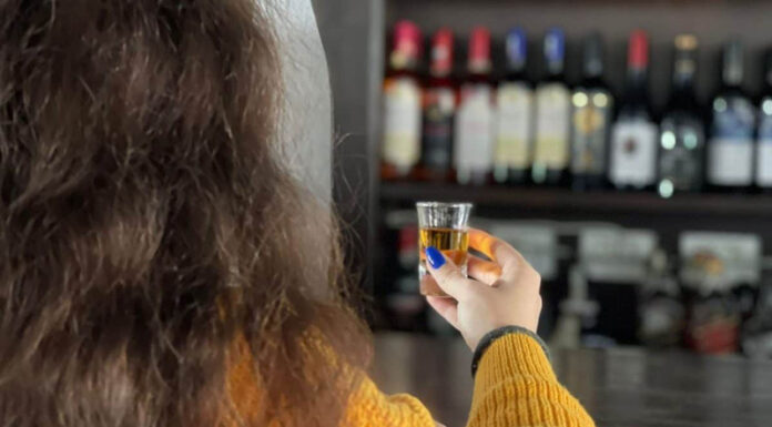 Femeie reținută după ce, la beție, și-a vizitat fostul iubit