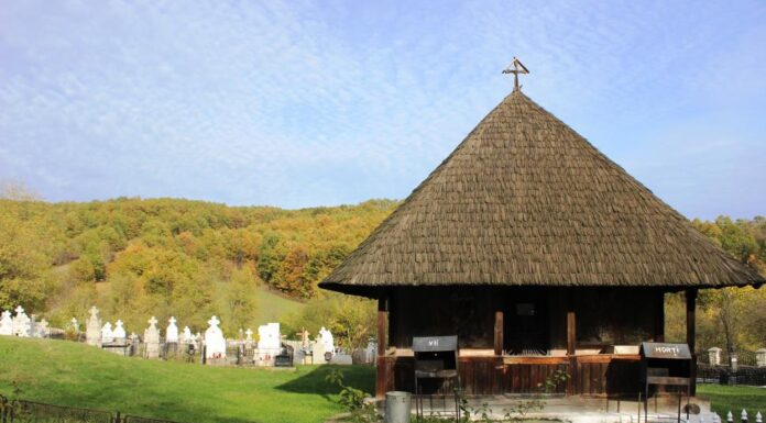 Peste un milion de lei pentru restaurarea unei biserici de lemn din Gorj