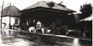 CARAGIALE ŞI ŢICLENII