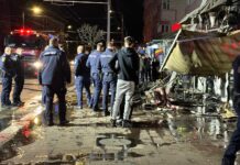 Au fost identificați și arestați autorii incendiului care a mistuit chioșcurile de flori din Târgu Jiu