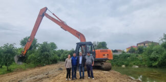 Decolmatare la Peșteana pentru evitarea viiturilor