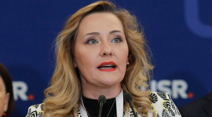 Elena Lasconi va candida la șefia USR