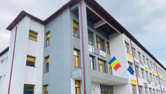 Noi dotări pentru școlile din Peștișani