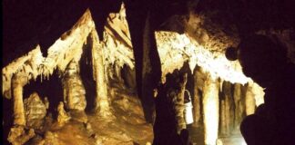 Repere estivale – Prin tenebrele Lumii lui Hades