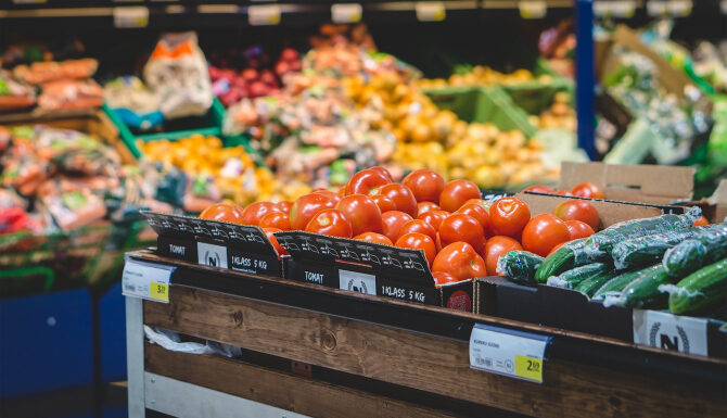 ANPC, controale în piețele din țară. Pesticide periculoase în fructe și legume