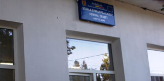 Dotări IT pentru școlile din Crușeț