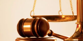 Cât îl costă pe un gorjean o palmă dată unui consătean!