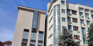 Judecata unui fost angajat de la Garda Forestieră și a unui om de afaceri, acuzați de fapte de corupție, a început cu o amânare la Tribunalul Gorj