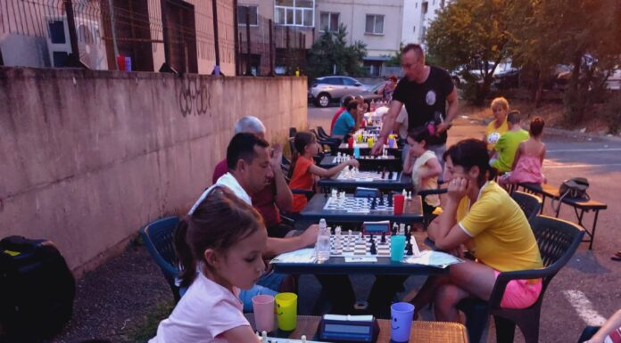FOTO,Târgu Jiu: Ziua Mondială a Șahului, sărbătorită de cei mici și cei mari. Concursuri cu 50 de participanți