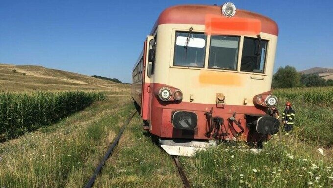 Drezină deraiată, mecanic băut