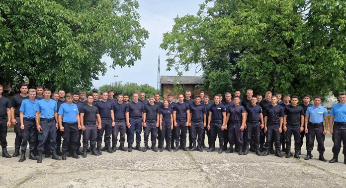 Elevi de la școlile militare din țară, în practică la Jandarmeria Gorj