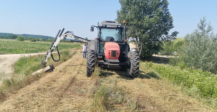 SGA Gorj continuă lucrările de menținere a digurilor apelor din județ