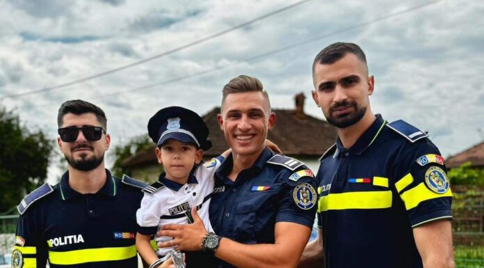 Polițiștii din Novaci, surpriză pentru un copilaș
