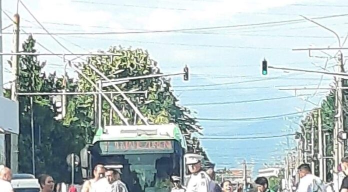 Femeie lovită de o mașină pe Bulevardul Ecaterina Teodoroiu