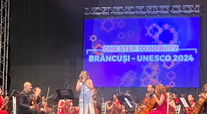 Superconcert la Coloana fără Sfârșit! Irina Baianț a revenit la Târgu Jiu!