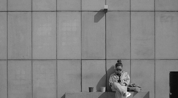 De ce este importantă comunitatea modelelor de videochat pentru o începătoare?