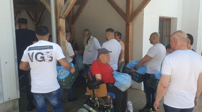 10 deținuți din Penitenciarul Târgu Jiu au donat alimente asistaților de la Centrul Dobrița