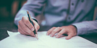 Zeci de profesori s-au retras de la Titularizare