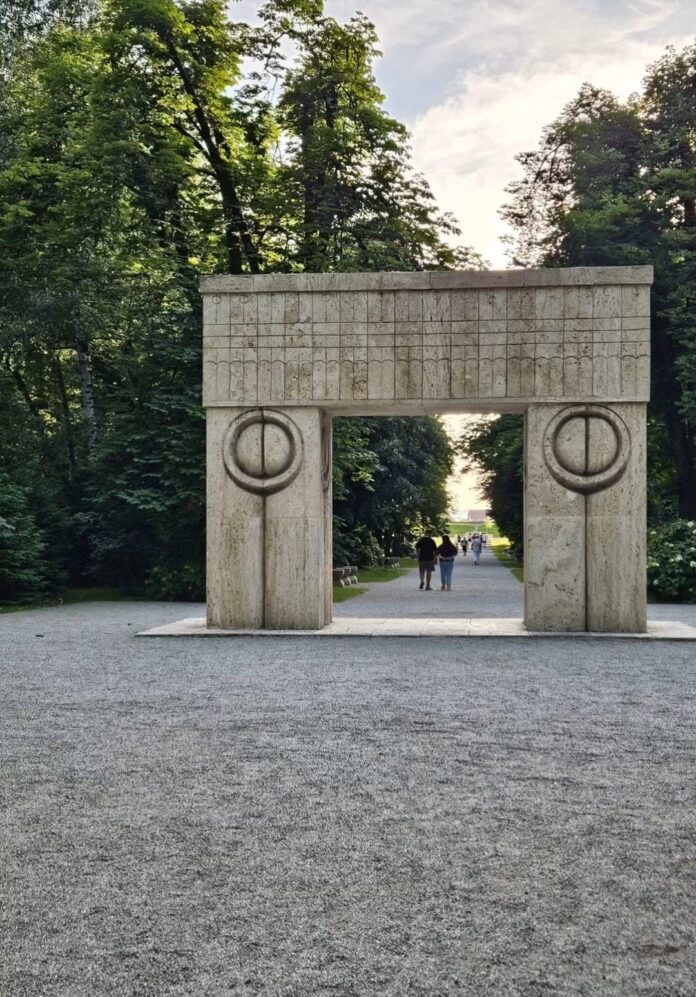 Se caută trei reprezentanți ai comunității locale în Comitetul de organizare UNESCO pentru Ansamblul „Brâncuși”