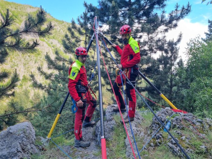 Salvați de pe munte