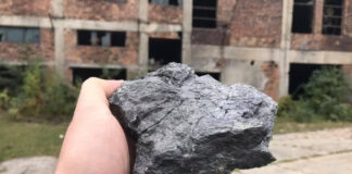 Grafitul de la Baia de Fier, între ANRM și Salrom. Licența de exploatare: Ba nu, ba da!