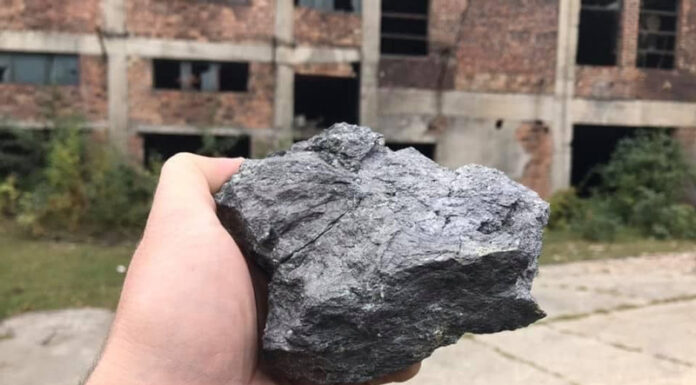 Grafitul de la Baia de Fier, între ANRM și Salrom. Licența de exploatare: Ba nu, ba da!