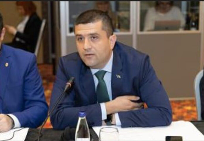 ad0ecd6f-1602-4a8d-829b-978ca2bc81e4