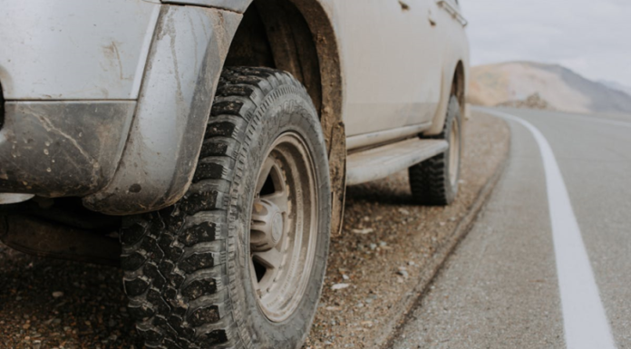 Anvelopele de vară: de ce sunt esențiale și cum le alegi pe cele mai bune pentru mașina ta?