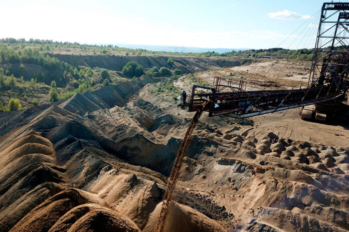 Transport pentru minerii de la Husnicioara