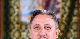 Învăţătura Preotului de altar – Despre aflarea giulgiurilor de îngropare a Maicii Domnului – «Iar trupul său de-Dumnezeu-primitor a fost dus şi îngropat în cântări ale îngerilor şi apostolilor şi aşezat într-o raclă…»!