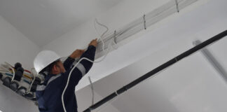 Electrician condamnat pentru furt de curent. Instalație improvizată în podul casei