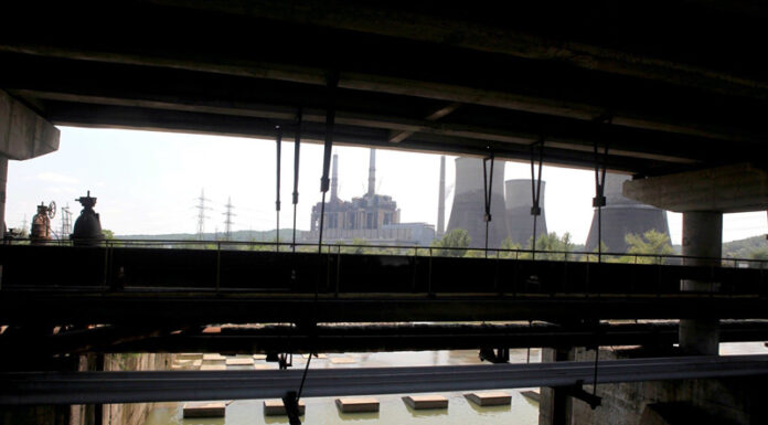 Scade continuu nivelul apei din lacurile de acumulare! Jiul, în zona Rovinari, cu un debit sub limita necesară!