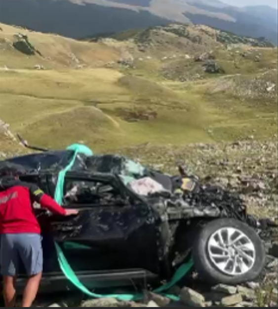 Transalpina: Bărbat dat dispărut, găsit decedat în mașina căzută în Pasul Urdele