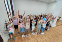 Zeci de copii la atelierul de „mini-astronomie”, de la Muzeul Județean