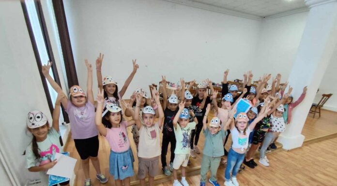 Zeci de copii la atelierul de „mini-astronomie”, de la Muzeul Județean