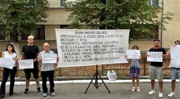 Protest pentru bursele profesionale de la Motru. Mesaj pentru ministrul Educației
