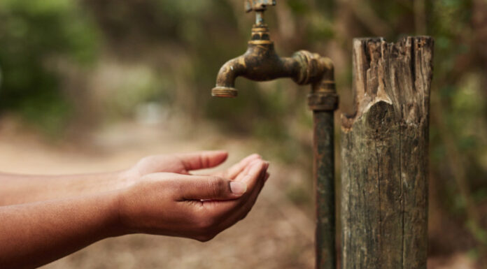 Restricții la apă, în peste 400 de localități din țară