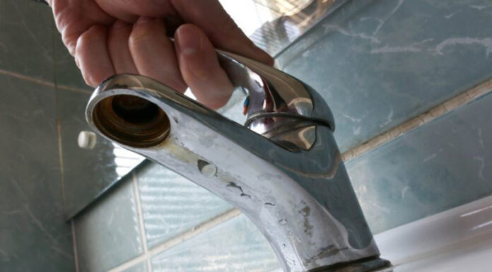 Târgu Jiu: Avarie la rețeaua de apă din strada Panduri