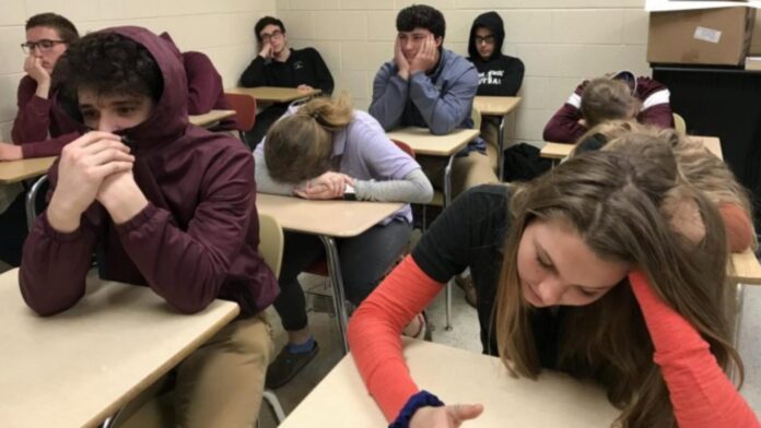 Sălile de detenție în școli – o opțiune, nu o obligație