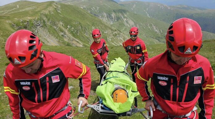 Persoană lovită de fulger. Intervenții Salvamont în mai multe cazuri