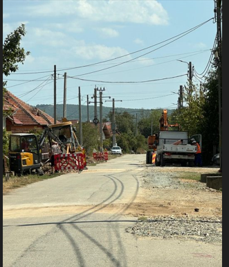 Peștișani: Constructor amendat repetat pentru blocarea străzilor