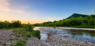 Zone aflate între secetă și inundații