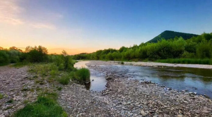 Zone aflate între secetă și inundații