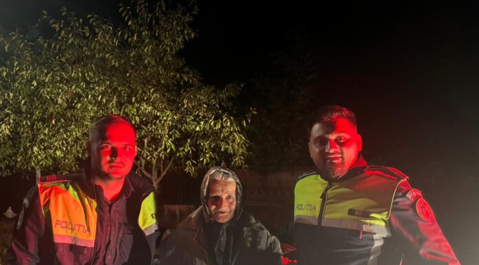 Bătrână rătăcită pe câmp, găsită de polițiști