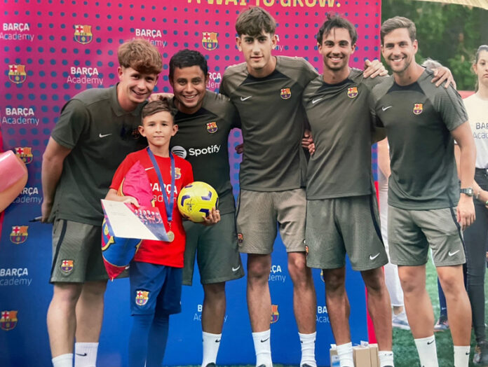 Gorjeanul Matteo Barbu a câștigat un stagiu de pregătire la academia Barcelonei. I-a impresionat pe catalani la București