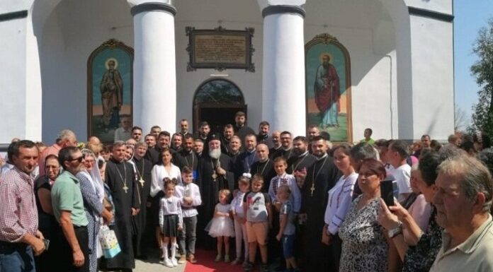 Sfântă Liturghie Arhierească la resfinţirea Bisericii cu hramul «Sfântul Ier. Nicolae» din Parohia Costeni, Tismana, Protoieria Târgu-Jiu Nord – ,,După felul cum aţi restaurat biserica aceasta, vedem că sfinţii stau de strajă, iar, noi îi rugăm ca să mijlocească înaintea Lui Dumnezeu”!