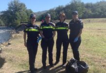 Foto: Polițiștii gorjeni s-au alăturat campaniei „Let’s do it, Romania!”