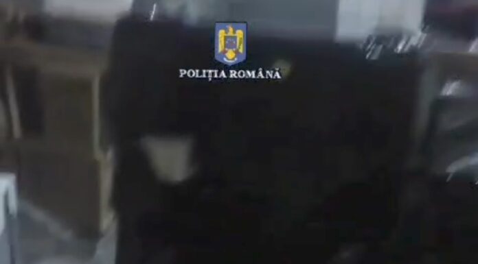 VIDEO: Percheziții în Gorj. Vindeau detergent contrafăcut