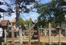 Ziua Crucii, sărbătorită la Muzeul Crucilor de la Măceșu